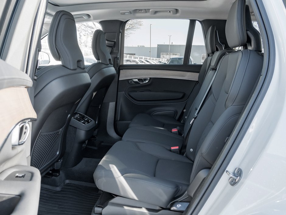 Volvo XC90 2025.5 B6 AWD Core  LOW KM  20 ALLOY WHEELS  CPO 2025-21