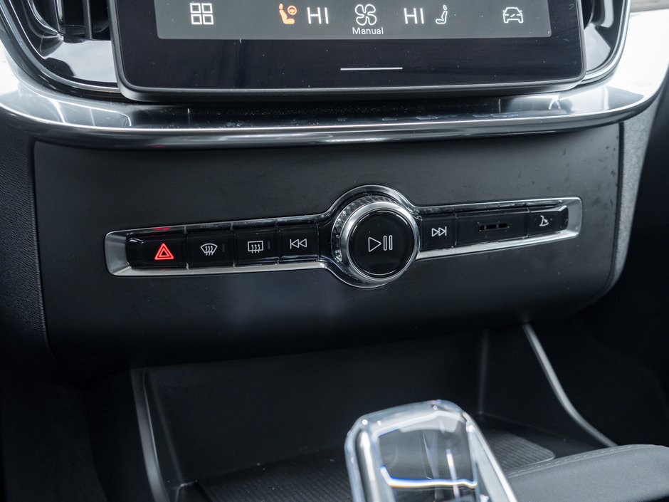 2025 Volvo XC90 2025.5 B6 AWD PLUS <9000km> 21 ALLOY WHEELS CPO-18