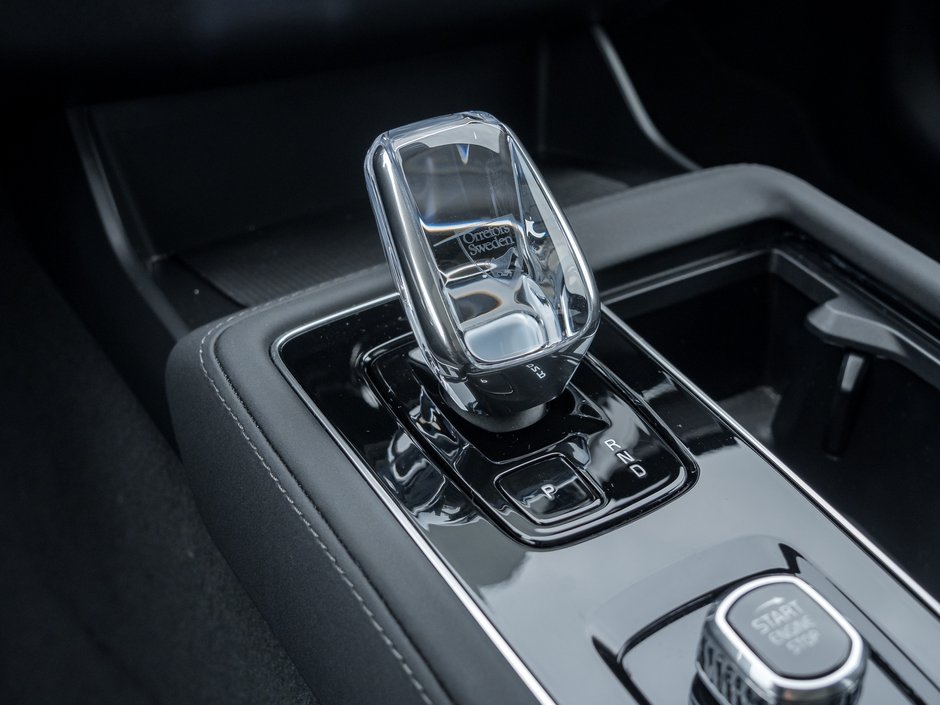 2025 Volvo XC90 2025.5 B6 AWD PLUS <9000km> 21 ALLOY WHEELS CPO-16