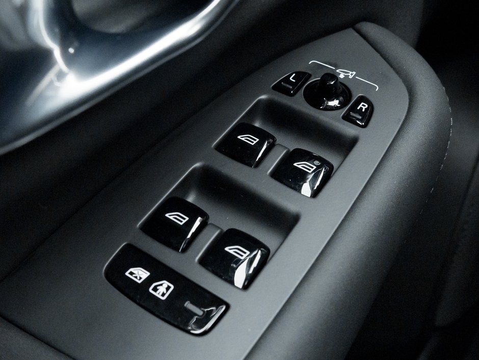 2025 Volvo XC90 2025.5 B6 AWD plus 7-Seater  CPO RATE fr 3.49%*-13