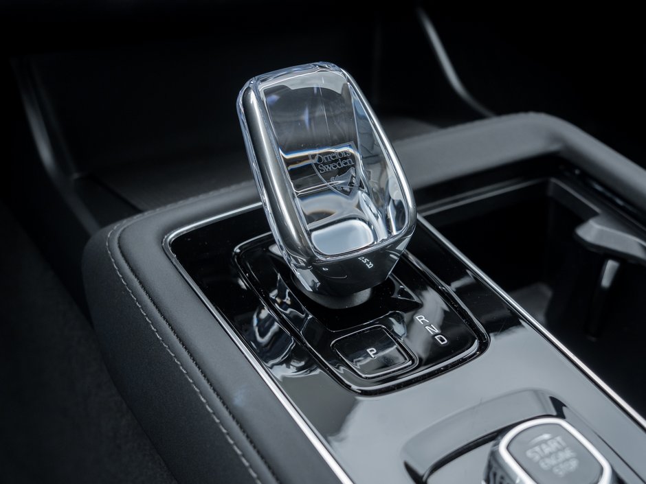 2025 Volvo XC90 2025.5 B6 AWD Plus 7-Seater SUPER LOW KM  LIKE NEW-16