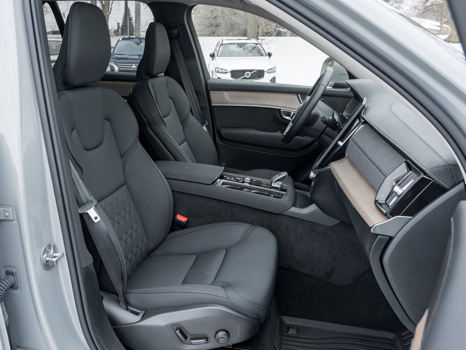 2025 Volvo XC90 2025.5 B6 AWD Plus 7-Seater SUPER LOW KM  LIKE NEW-22