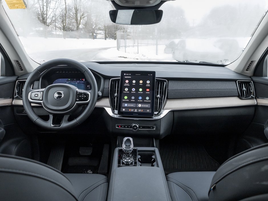 2025 Volvo XC90 2025.5 B6 AWD Plus  LOW KM  NEARLY NEW-25