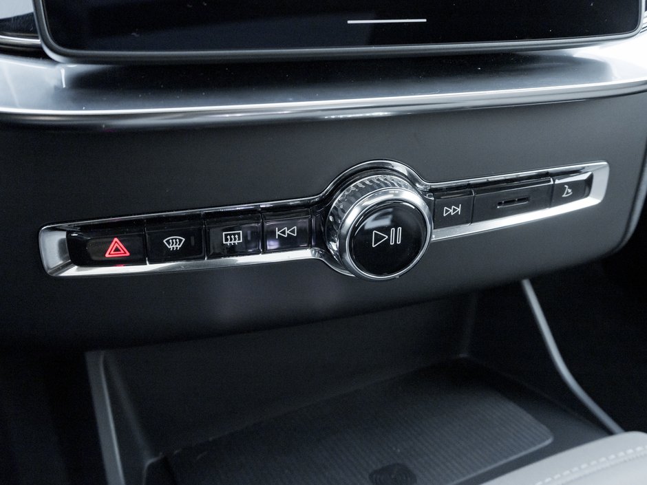 2025 Volvo XC90 2025.5 B6 AWD Bright Theme 7-Seater  CARDAMOM  CPO-16