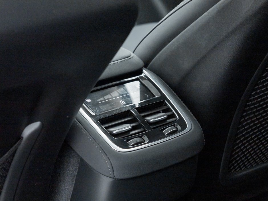 Volvo XC90 2025.5 B6 AWD PLUS 7-Seater  ULTRA LOW MILEAGE 2025-23