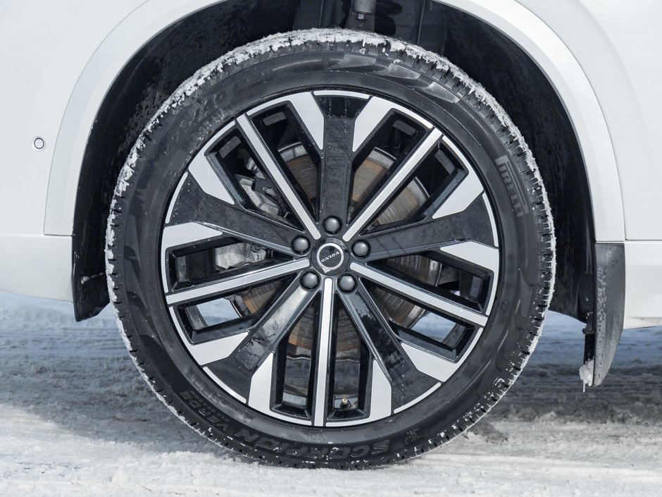Volvo XC90 2025.5 B6 AWD Plus  VOLVO CPO RATE FROM 2.99%* 2025-4