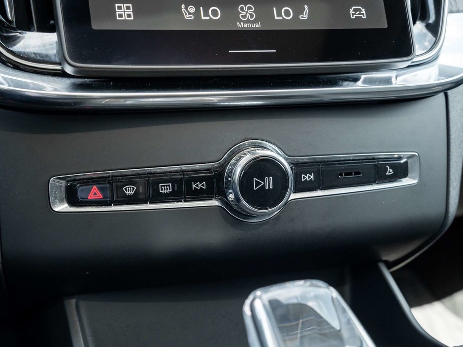 2025 Volvo XC90 Ultra Bright Theme-16