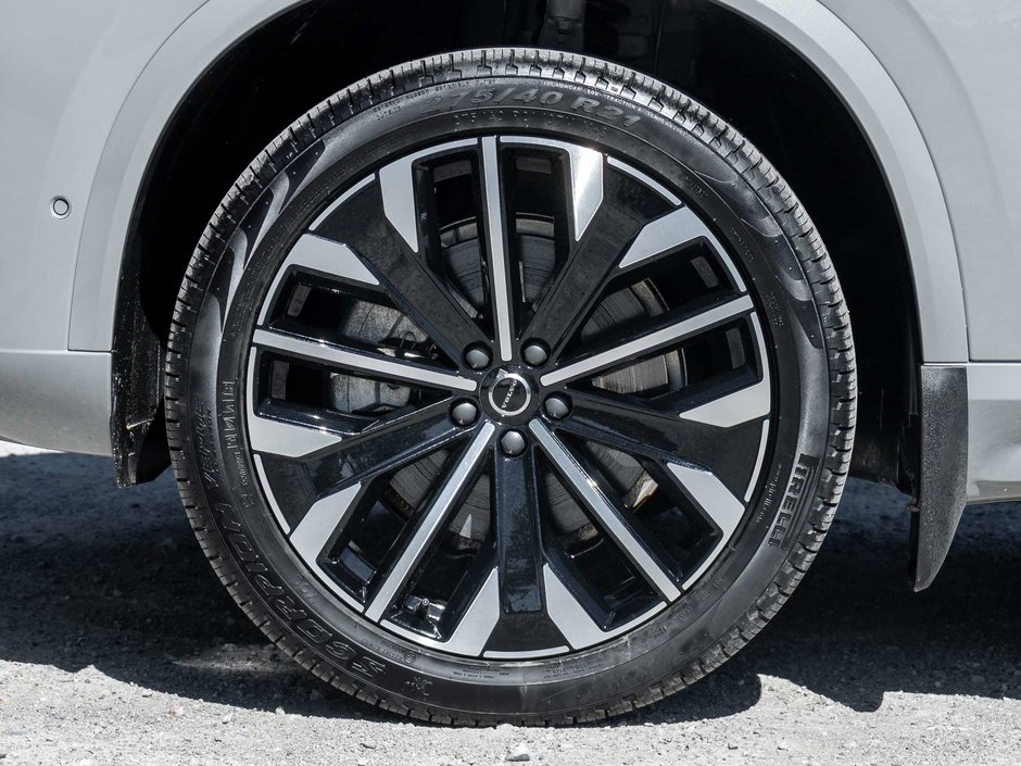 2026 Volvo XC90 Plus Dark Theme-3