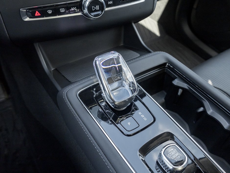 Volvo XC90 B6 AWD ULTRA  LIKE NEW  VOLVO CPO  HARMAN KARDON 2026-17