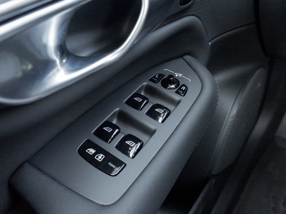 Volvo XC90 B6 AWD ULTRA  LIKE NEW  VOLVO CPO  HARMAN KARDON 2026-14