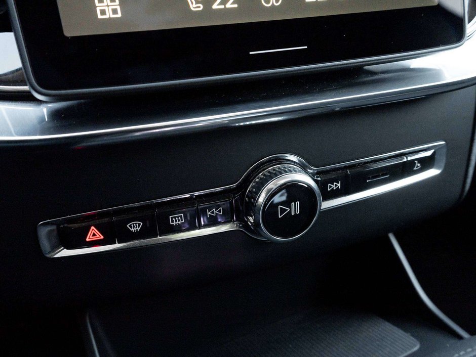 2026 Volvo XC90 Core Bright Theme-18