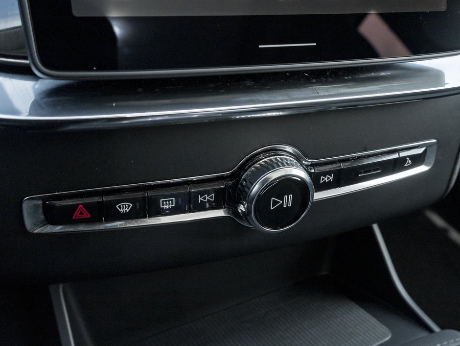 Volvo XC90 B6 AWD Core 7-Seater CURRENT MODEL YEAR  VOLVO CPO 2026-17