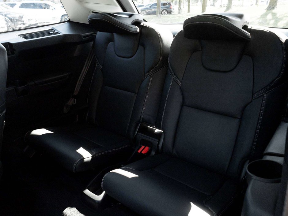 Volvo XC90 B6 AWD Ultra Bright Theme 6-SEATER  HARMAN KARDON 2026-27