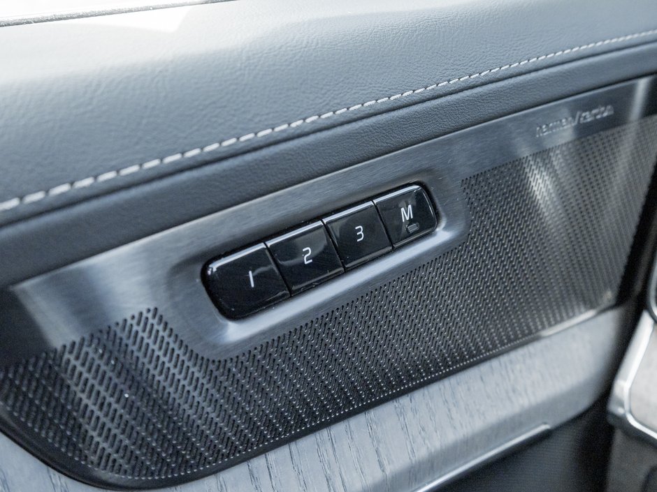 2026 Volvo XC90 B6 AWD Ultra Bright Theme 6-SEATER  HARMAN KARDON-14