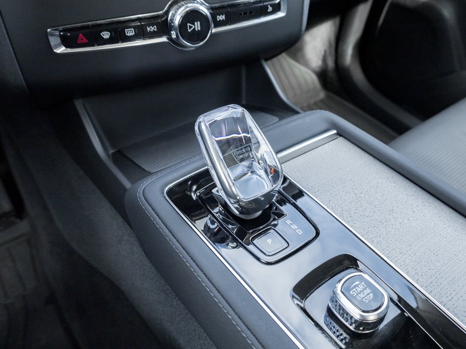 2026 Volvo XC90 B6 AWD Ultra Bright Theme 6-SEATER  HARMAN KARDON-16
