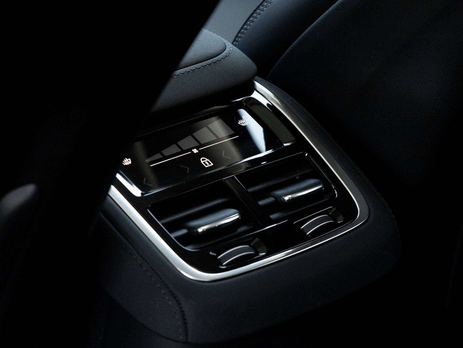 Volvo XC90 B6 AWD Ultra Bright Theme 6-SEATER  HARMAN KARDON 2026-26