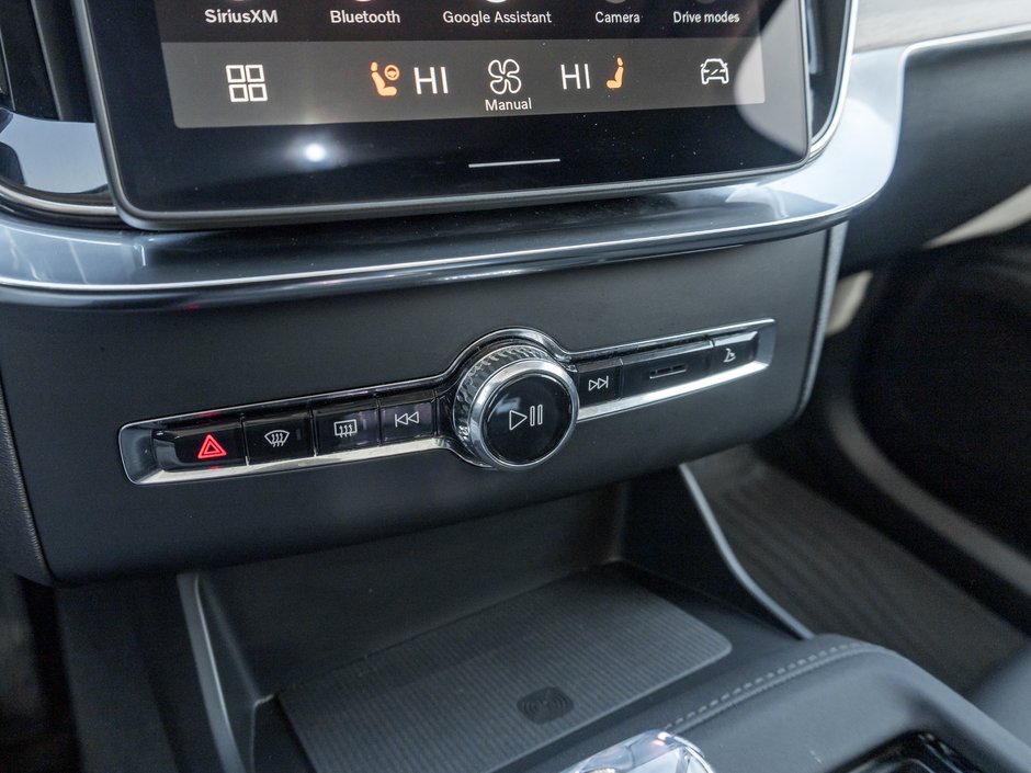 Volvo XC90 B6 AWD Plus Bright Theme 7-Seater 2026-18