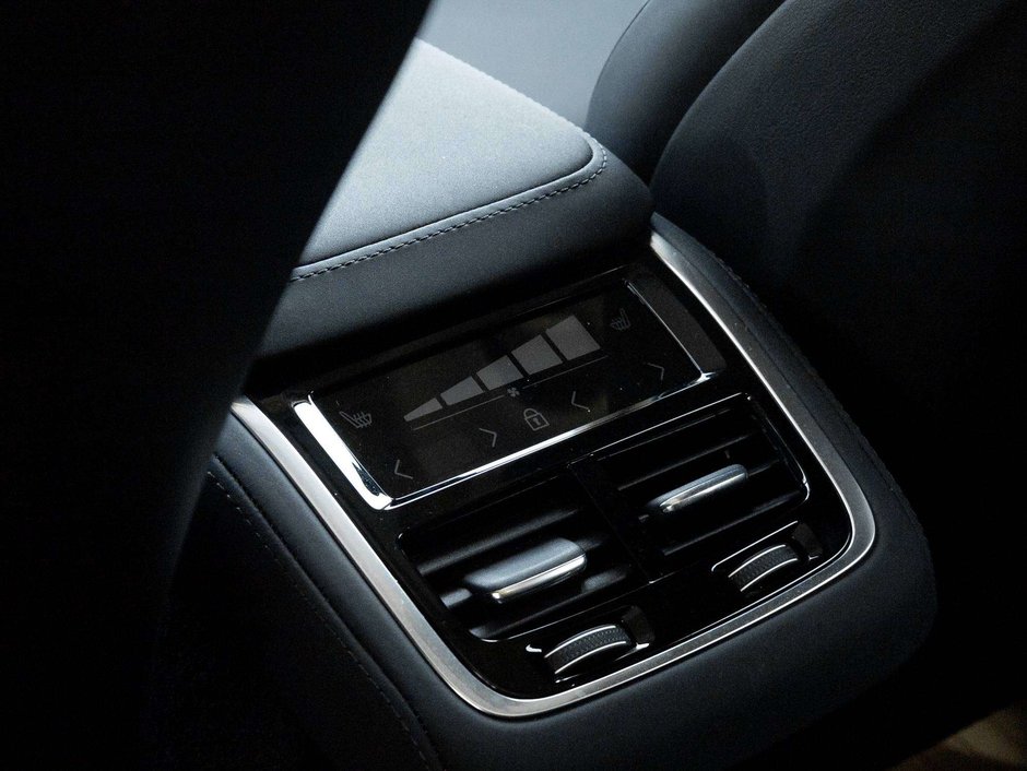 Volvo XC90 Core Bright Theme 2026-24