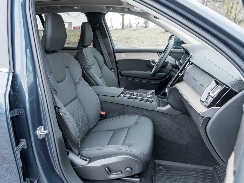 Volvo XC90 B6 AWD Core 7-Seater VOLVO CPO RATE FROM  3.49%* 2026-20