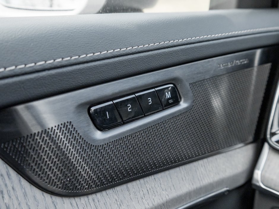 2026 Volvo XC90 B6 AWD Ultra Bright Theme 6-SEATER  HARMAN KARDON-15