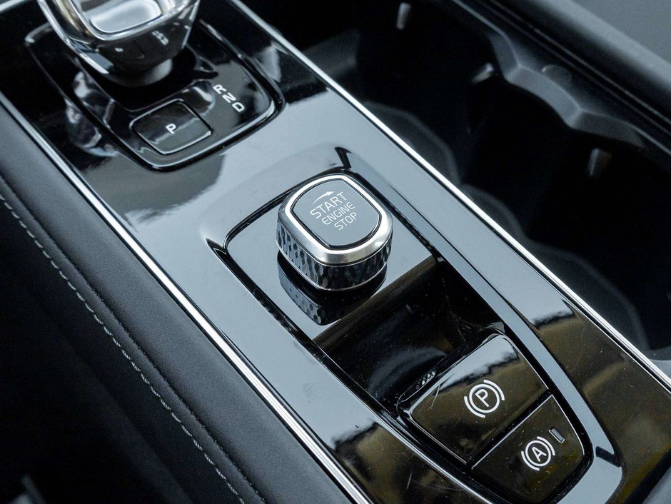 2026 Volvo XC90 Plus Bright Theme-18