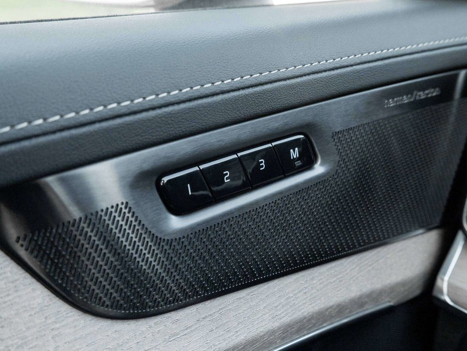 2026 Volvo XC90 Plus Bright Theme-15
