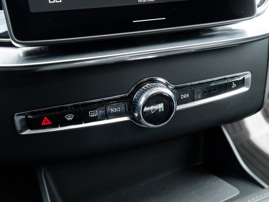 2026 Volvo XC90 B6 AWD ULTRA  LIKE NEW  LOW KM  DENIM BLUE  CPO-18