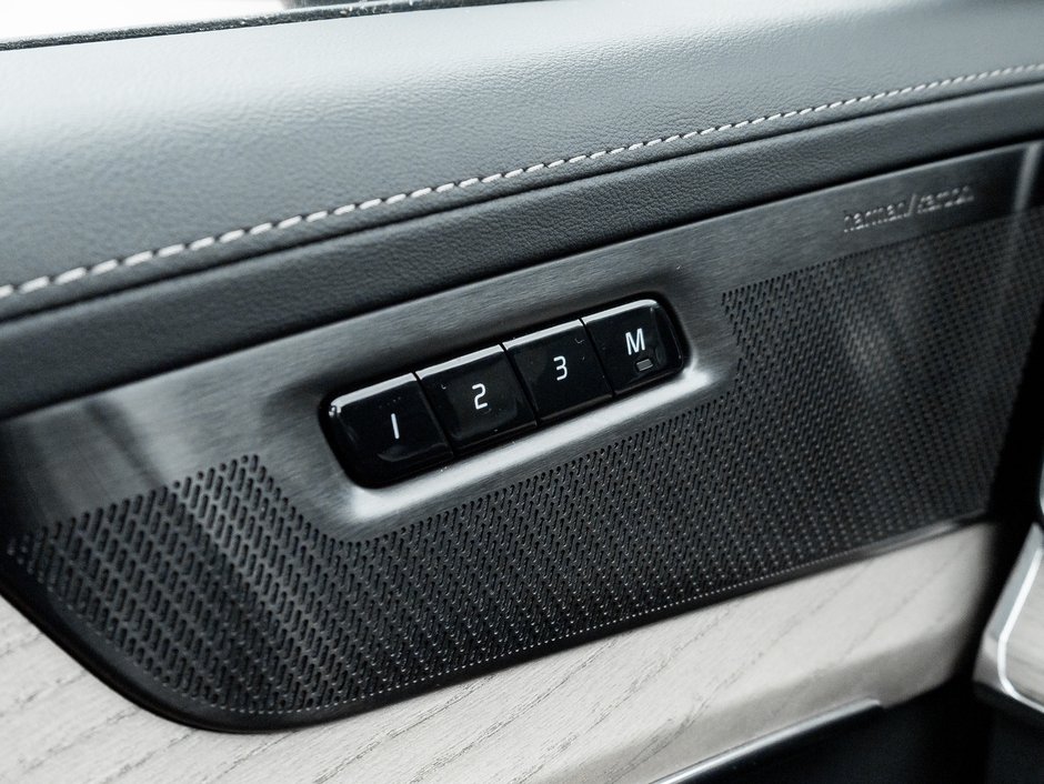 Volvo XC90 B6 AWD PLUS 7-Seater  LOW MILEAGE  HARMAN KARDON 2026-14