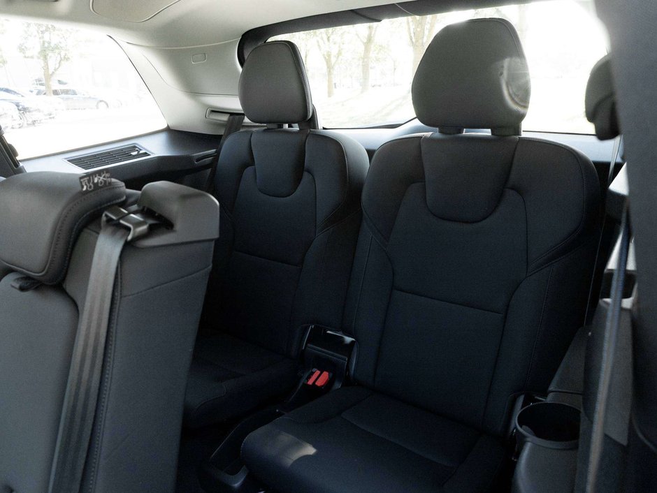 2026 Volvo XC90 Plus Dark Theme-26