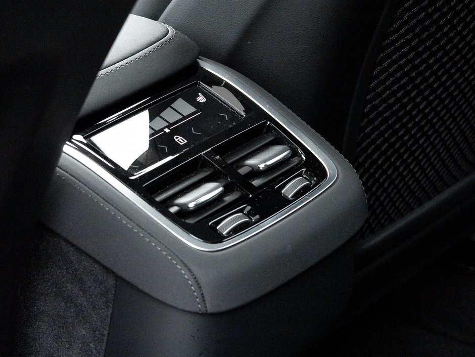 Volvo XC90 B6 AWD PLUS 7-Seater  LOW MILEAGE  HARMAN KARDON 2026-24