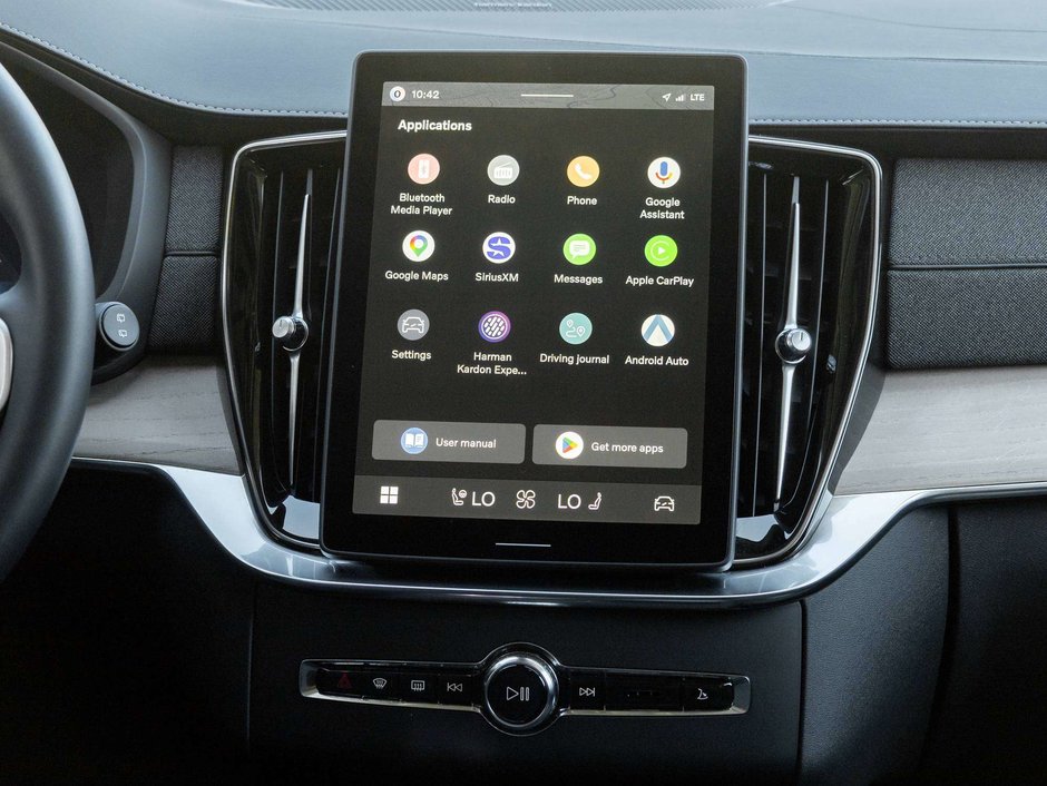 2026 Volvo XC90 Plus Dark Theme-28