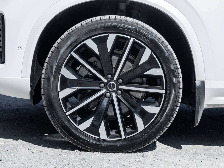 2026 Volvo XC90 Plus Dark Theme-3