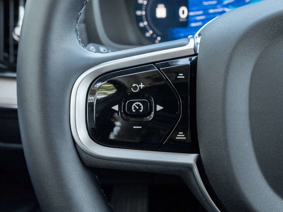 2026 Volvo XC90 Plus Dark Theme-10