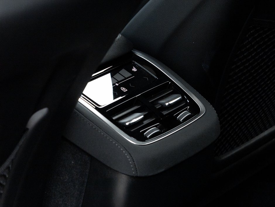 Volvo XC90 B6 AWD PLUS 7-Seater  21 WHEEL  HARMAN KARDON 2026-25