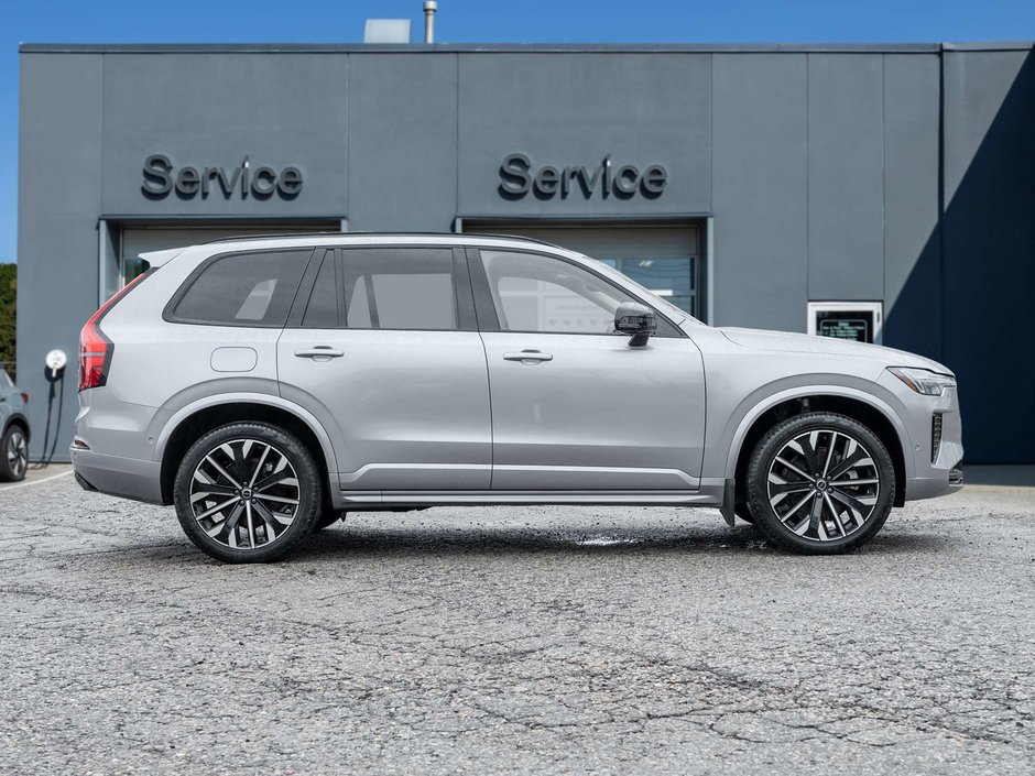 2026 Volvo XC90 Plus Dark Theme-4