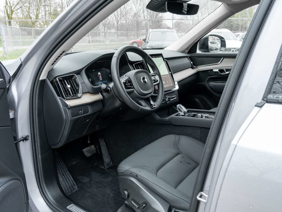 2026 Volvo XC90 Plus Dark Theme-6