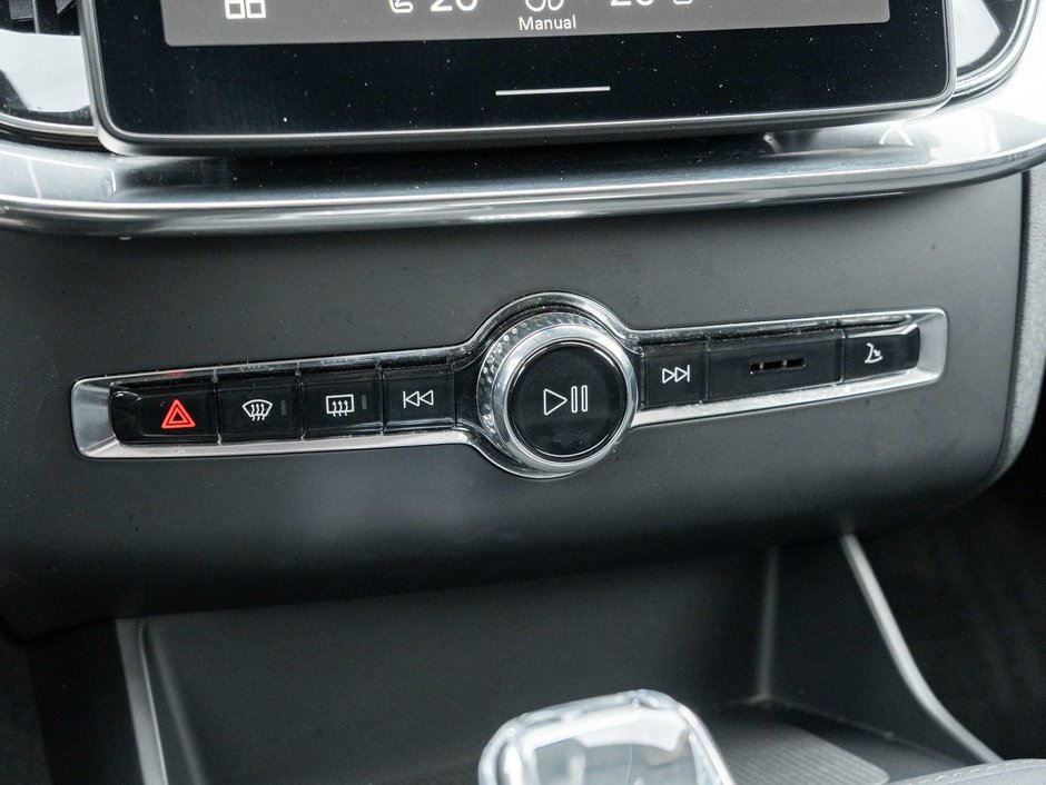 2026 Volvo XC90 Plus Dark Theme-16
