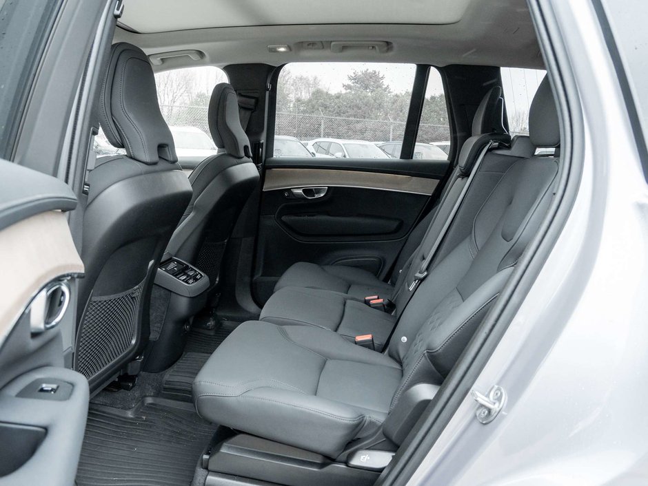 2026 Volvo XC90 Plus Dark Theme-22