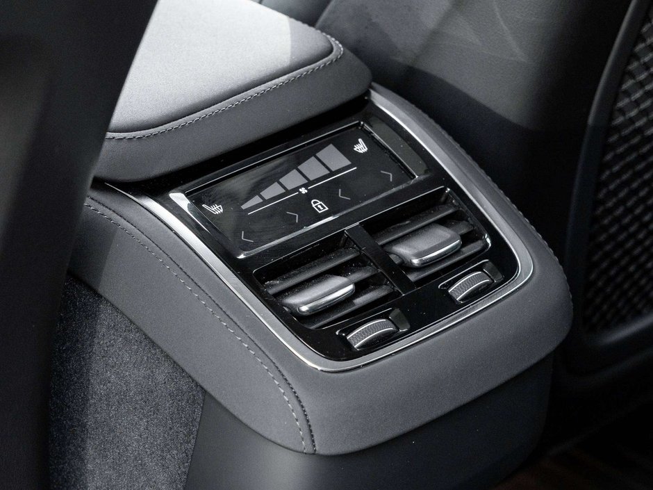 Volvo XC90 B6 AWD PLUS^Volvo CPO Rate fr 2.99%*^Great Value 2026-24