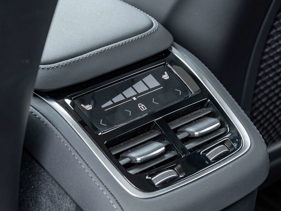2026 Volvo XC90 Core Bright Theme-24