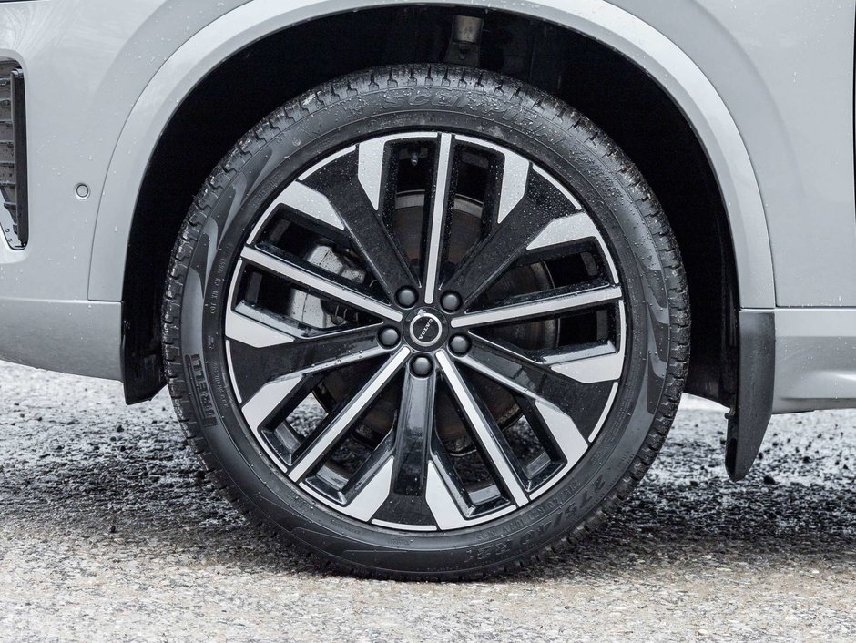 2026 Volvo XC90 Plus Dark Theme-3