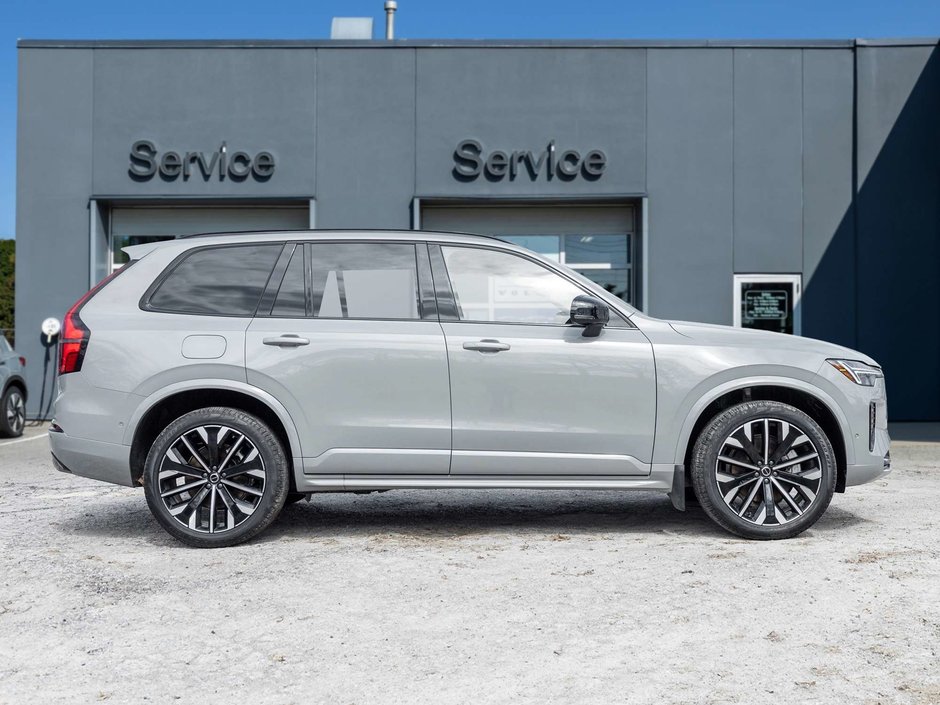 2026 Volvo XC90 Plus Dark Theme-4