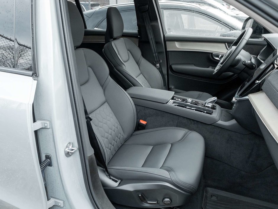 2026 Volvo XC90 Plus Dark Theme-23