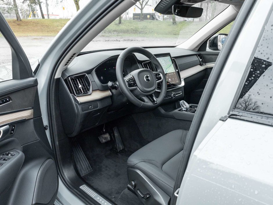 2026 Volvo XC90 Plus Dark Theme-6