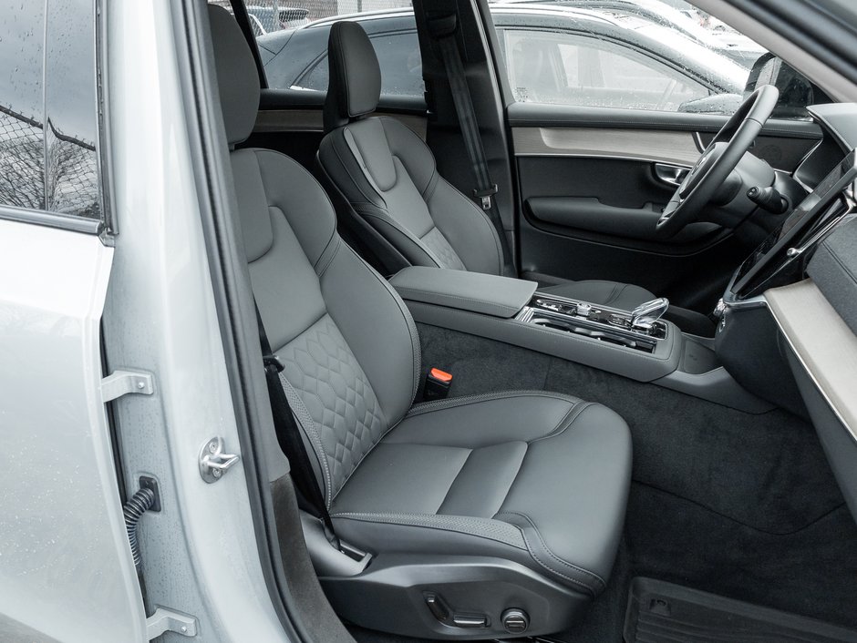 2026 Volvo XC90 B6 AWD PLUS 7-Seater  LOW MILEAGE  LIKE NEW  CPO-24