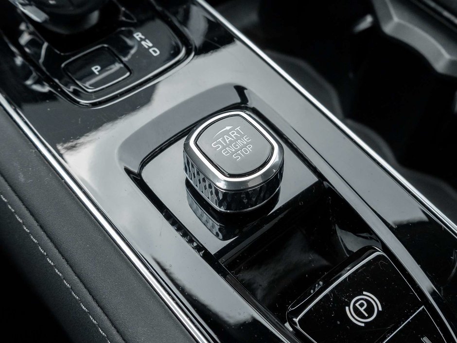 2026 Volvo XC90 Plus Dark Theme-17