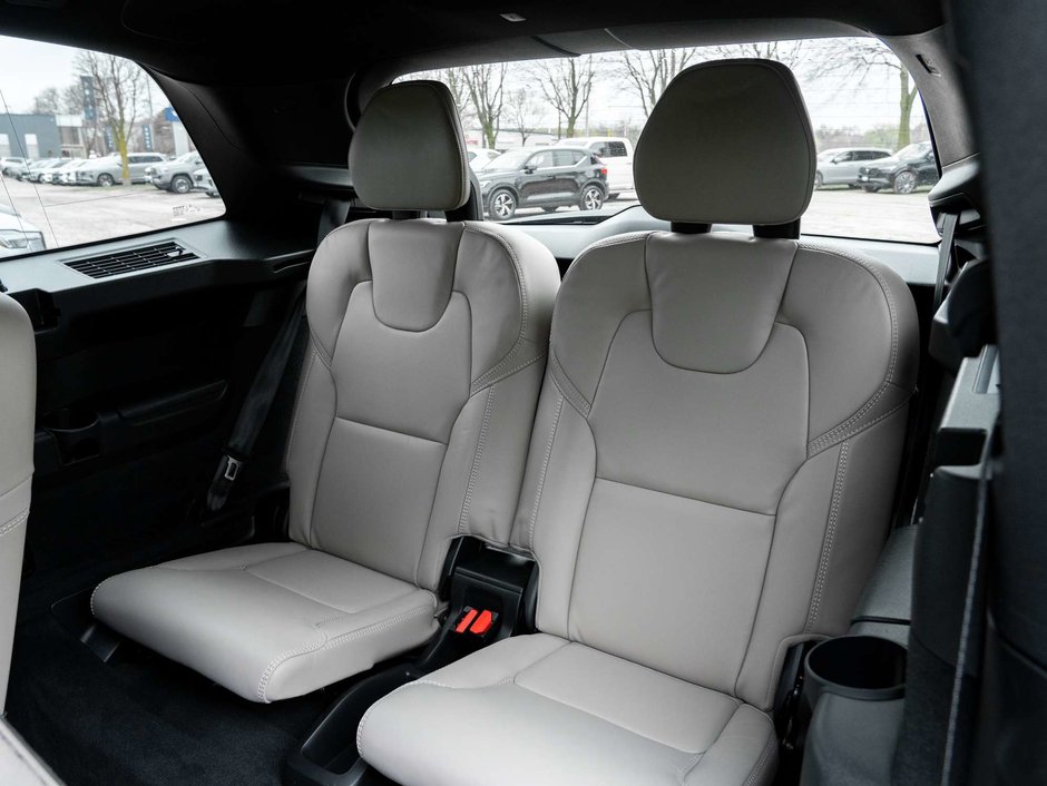 2026 Volvo XC90 B6 AWD Ultra Dark Theme  CPO RATE fr 2.99%*-25