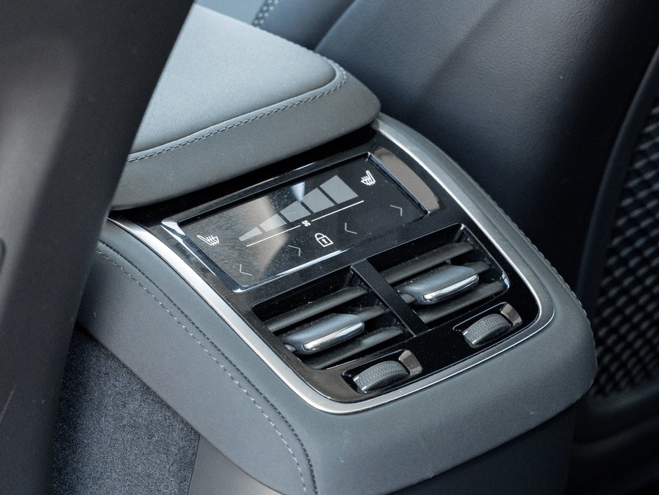 Volvo XC90 B6 AWD Ultra  VOLVO CPO RATE fr 2.99%* 2026-25