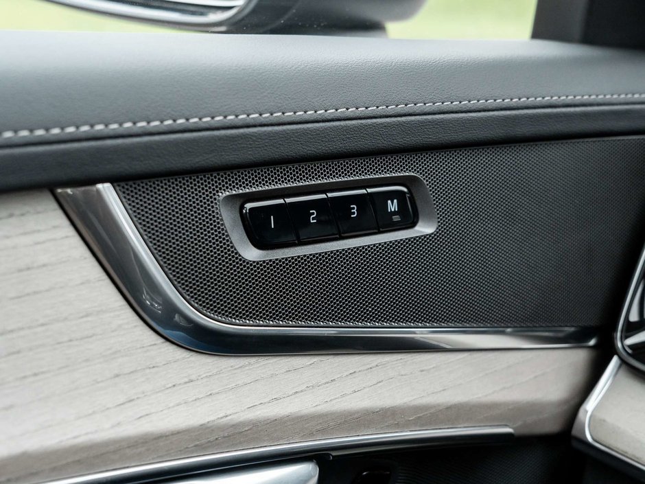 2026 Volvo XC90 Plus Dark Theme-14