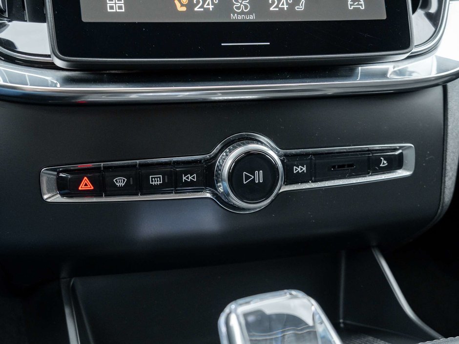 2026 Volvo XC90 Plus Dark Theme-17